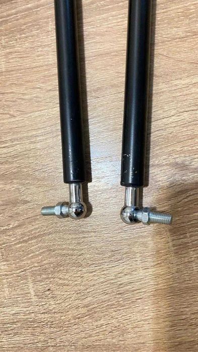 Автомобильные газовые упоры