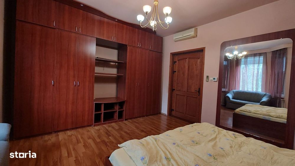 De vanzare/inchiriere apartamentin vila,zona liceul Decebal