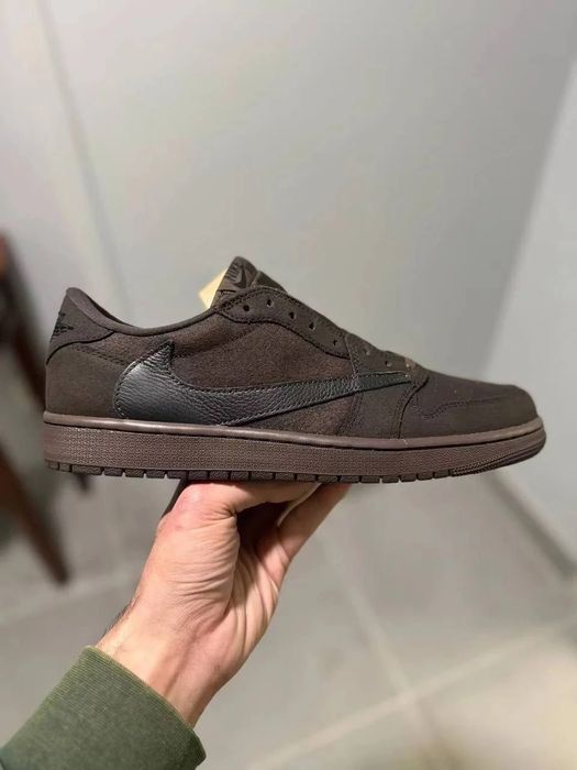 Trawis Scott «Velvet Brown»