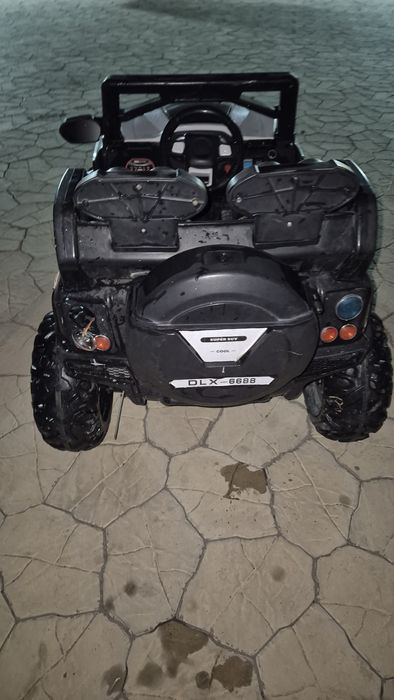 Продам машину на зарядке