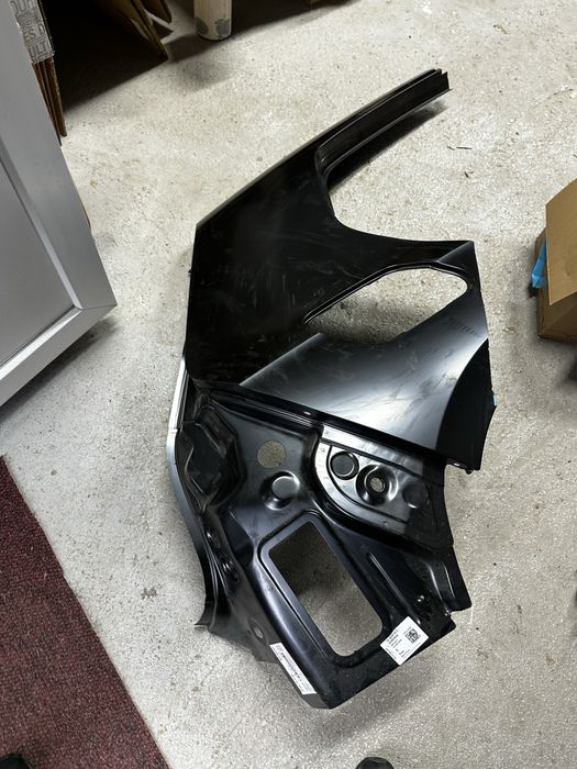Arioă dreapta spate vw golf 8.berlină .