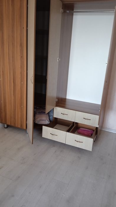 Шкаф высокий продам