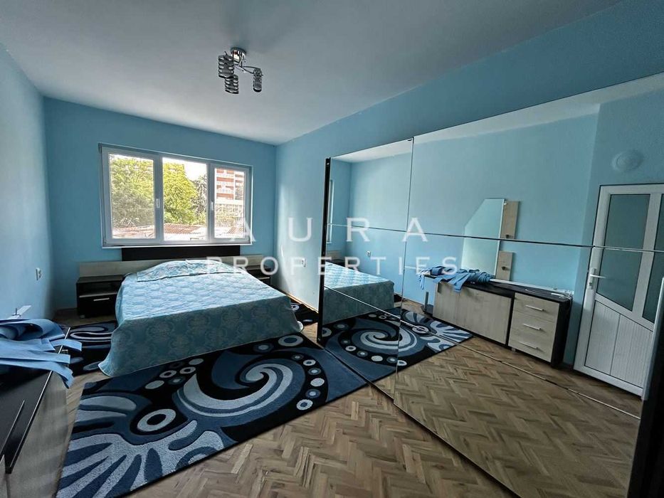 Дава се под наем Тристаен апартамент в Разград, Център - 100 кв.м за 561 € - Снимка #11