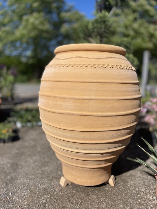 разнообразни кашпи и саксии от гърция/крит