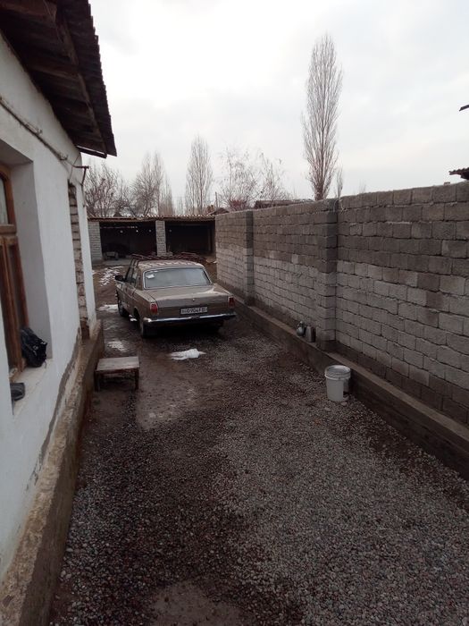 uy sotiladi 3 xona zabor bilan oralgan