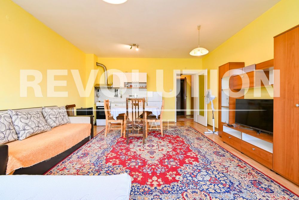 Дава се под наем Двустаен апартамент в София, Стрелбище - 75 кв.м за 598.23 € - Снимка #1