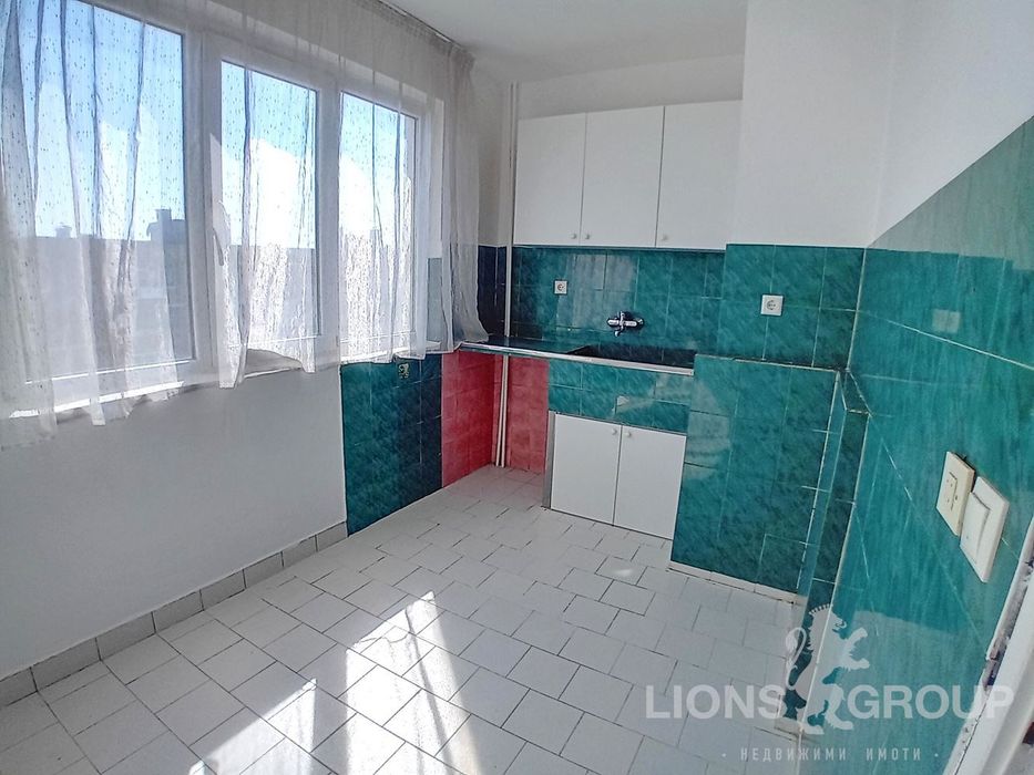 Дава се под наем Тристаен апартамент в Варна, Автогара - 75 кв.м за 350 € - Снимка #3