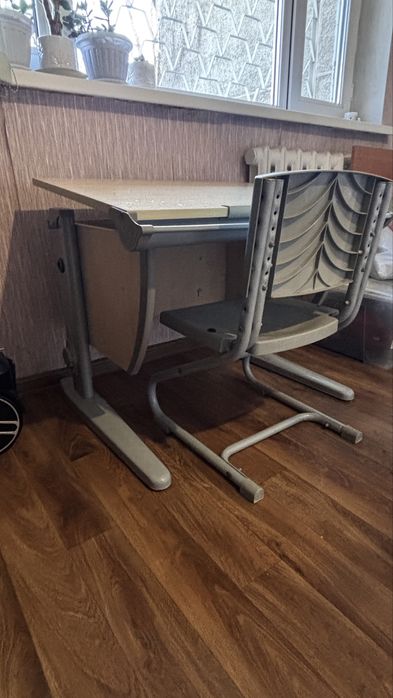 Растущая парта Дэми