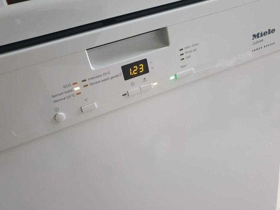 UK - Miele Съдомиялна - 14 Комплекта - Свободностояща - 60см