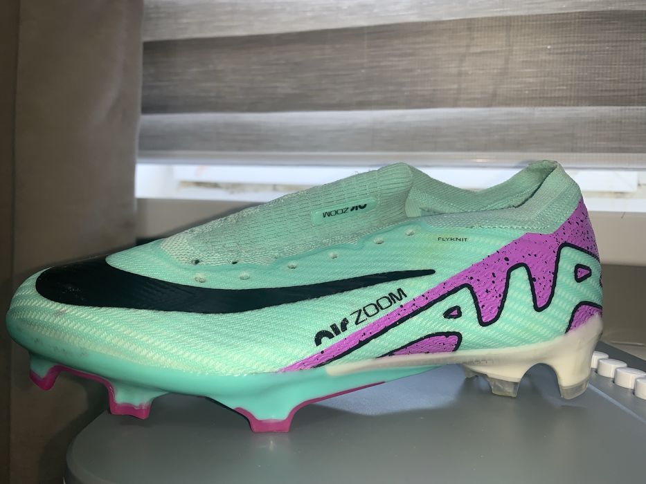 Бутсы футбольные