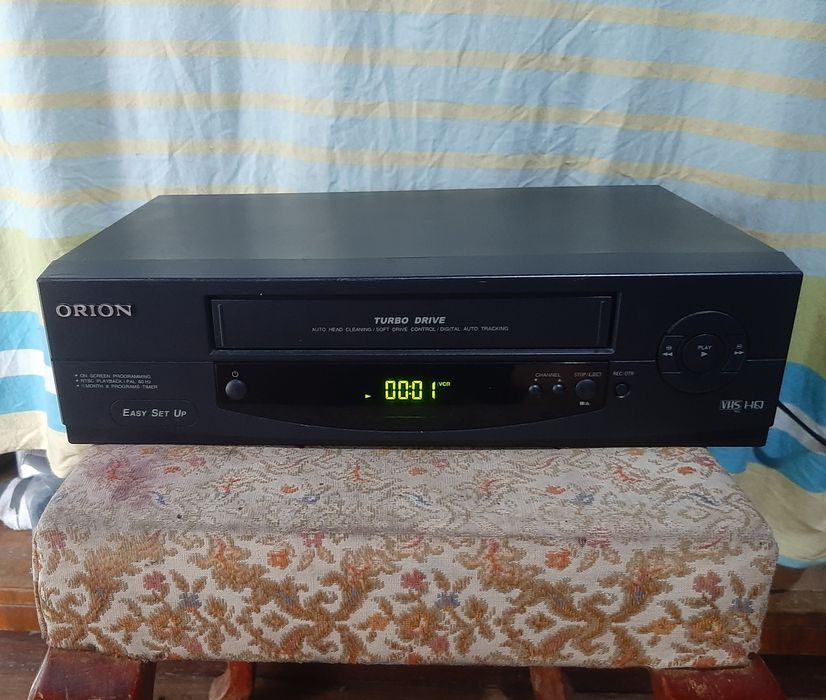 Vând videorecorder orion în stare bună funcționare