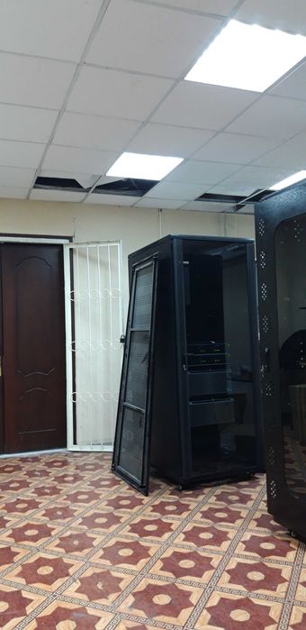 Телекоммуникационных шкаф