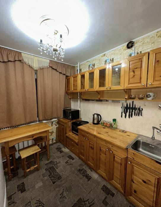 Продам 2х комн Бурова 23