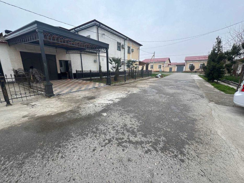Batosh mahalla Prizident maltabi oldida 4 sotix 6 xonali uy sotiladi