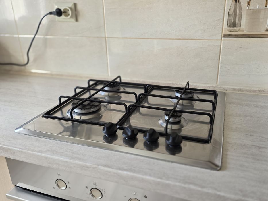 Vând cuptor,plită și hotă!