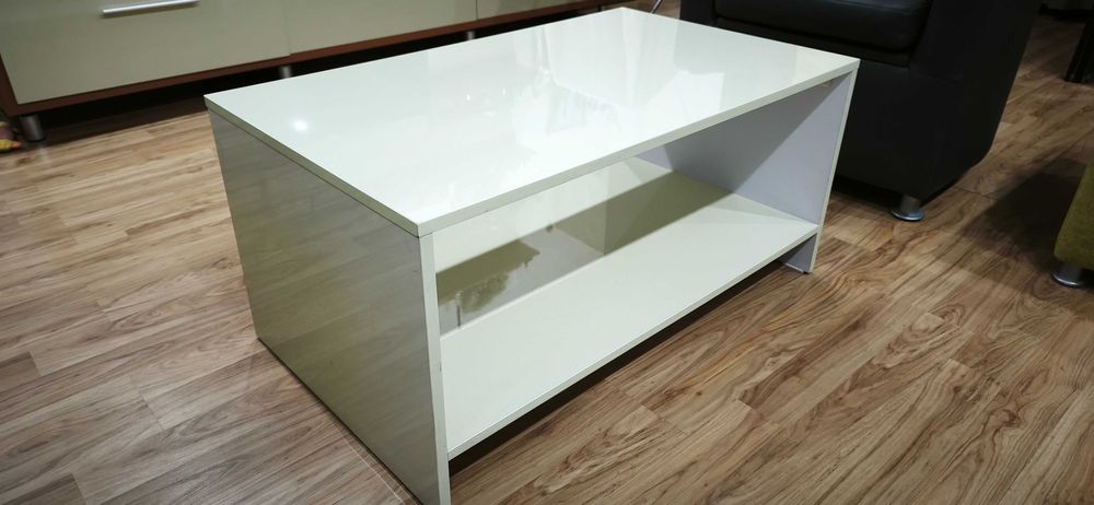 Продаю кресло и стол