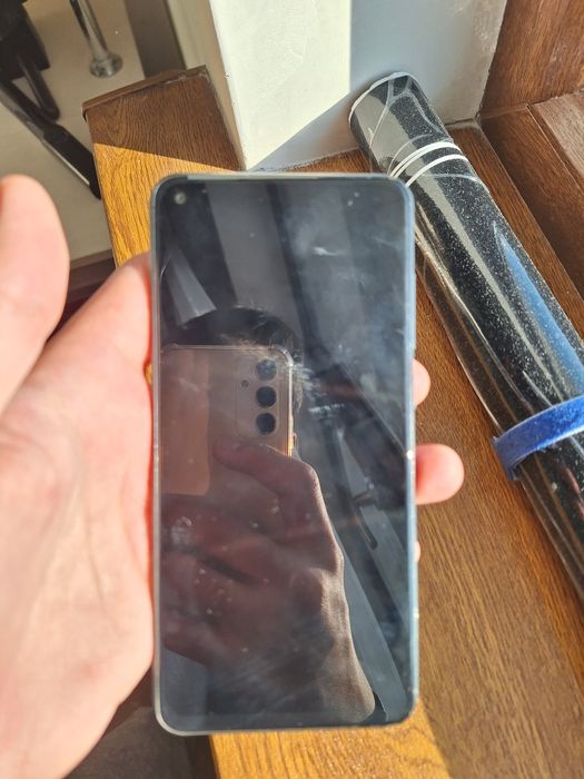 Продаеться срочно Redmi note 9