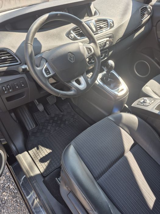 Vând Renault Grand Scenic