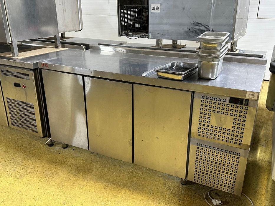 Оборудование,стол холодильник холодильники