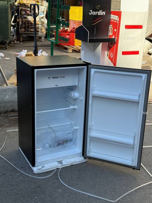 Мини холодильник бренд Hisense 80L