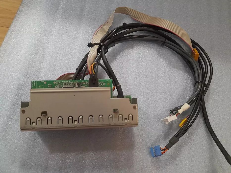 Medion 20017349 Flash XL Multimedia Четец на карти с преден панел USB