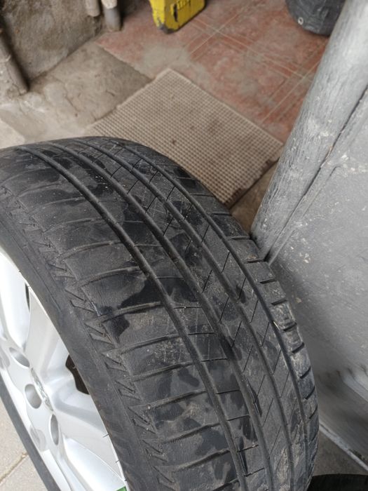 16 5x114.3 Toyota с летни гуми 205 55  и гайки