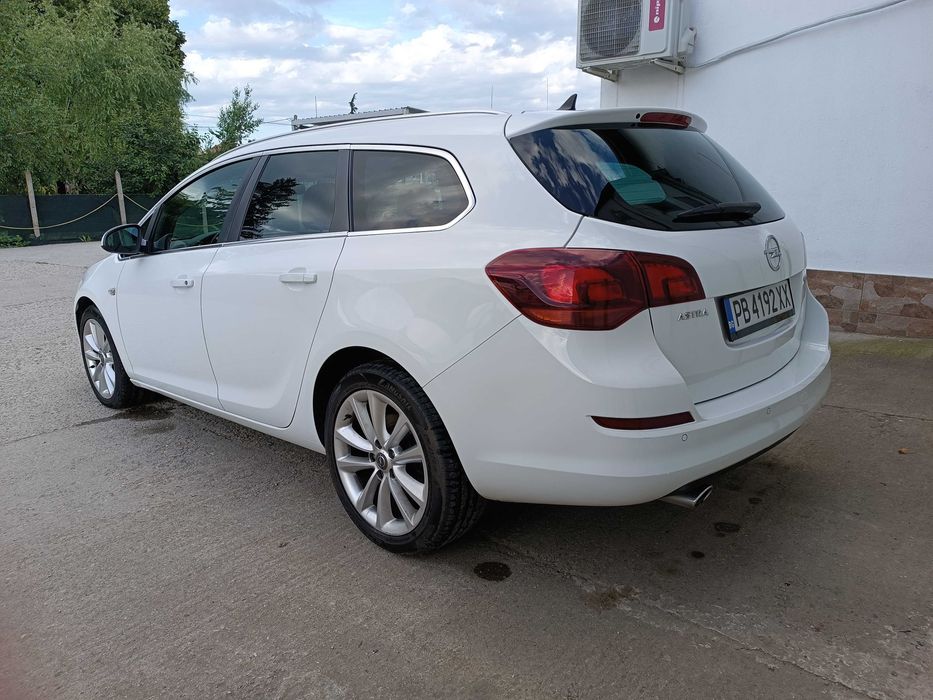 Opel Astra 2.0 CDTI / AUTOMATIC