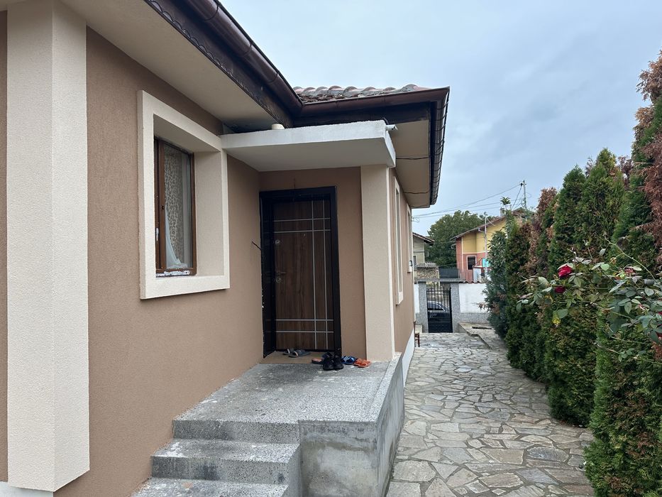 къща луковит за продаване