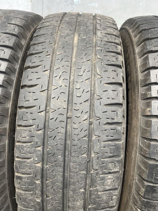4 бр. гуми за бус 225/75/16CP Michelin 2x7,5 mm 2x5 mm DOT 1417