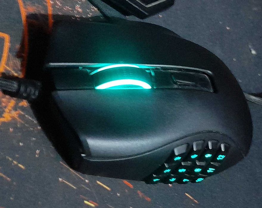 Mouse gaming Razer Naga X 16 butoane programabile switchuri optice RGB