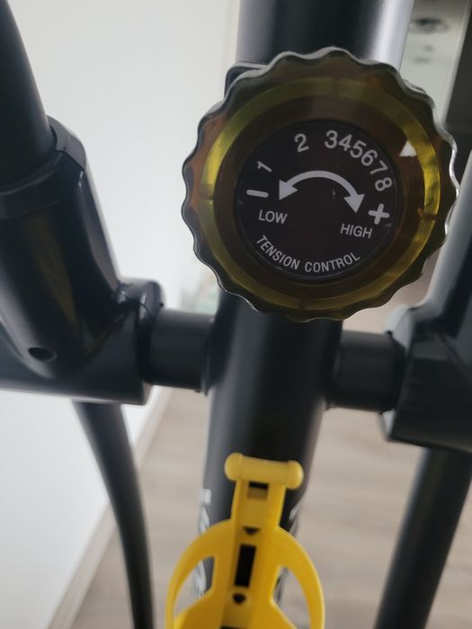 Vând bicicleta eliptica Reebok fitess