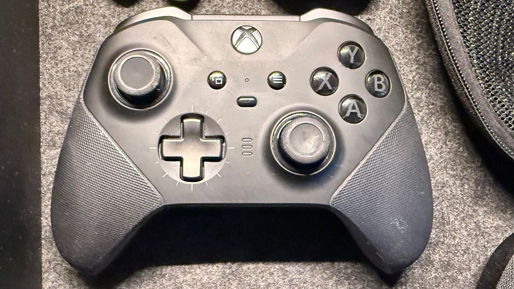 Xbox Series X + Controller Elite 2 +  KontrolFreek