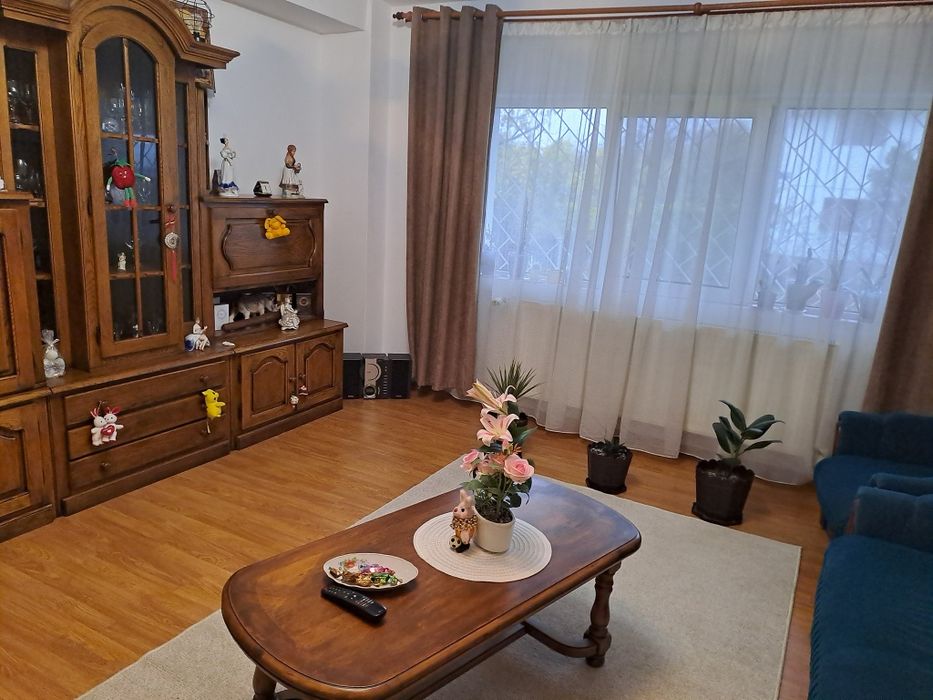 Targoviste Micro 2  2 decomandate 79000 euro