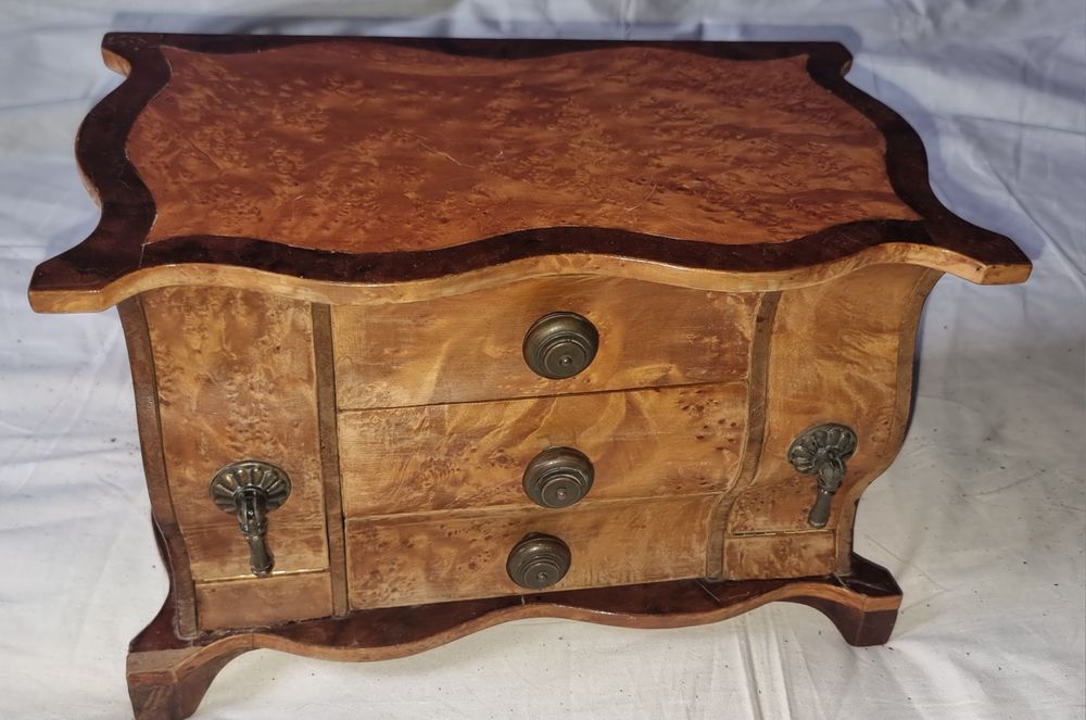 Cutie de bijuterii vintage din radacina de thuya marocan