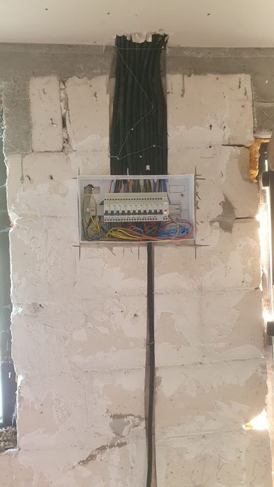 Mentenata Electrician