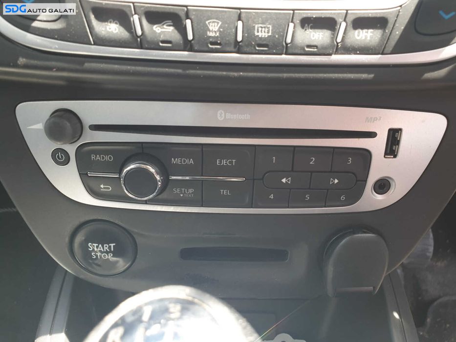 Radio CD Player cu MP3 si USB Renault Megane 3 2008 - 2015 [C3420]
