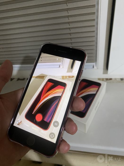 Iphone se 2020 red
