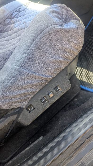 Автомобиль Ауди 100