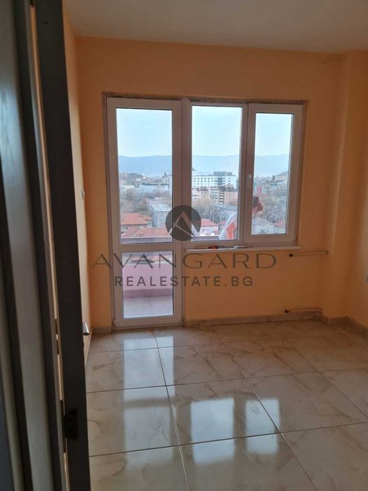 оф.24015 Изгоден тристаен/ Кършияка