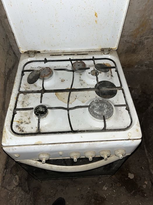 Продам газовую плиту
