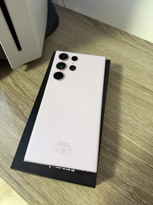 Samsung S23Ultra в отлично състояние