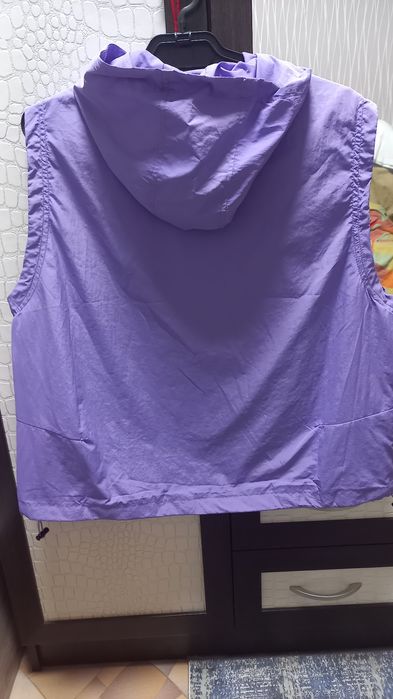 Продам жилет женская