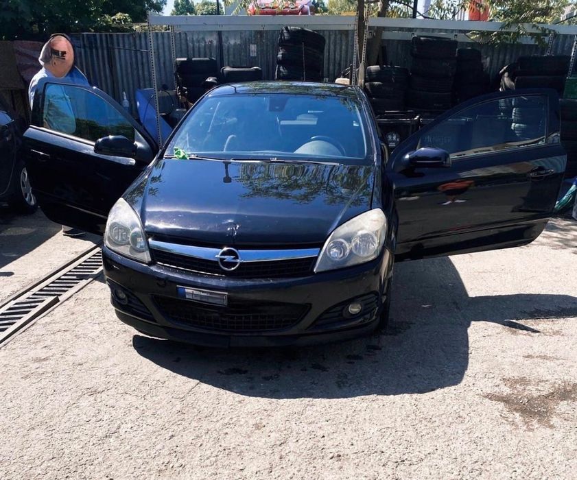 Opel astra Gtc 2010