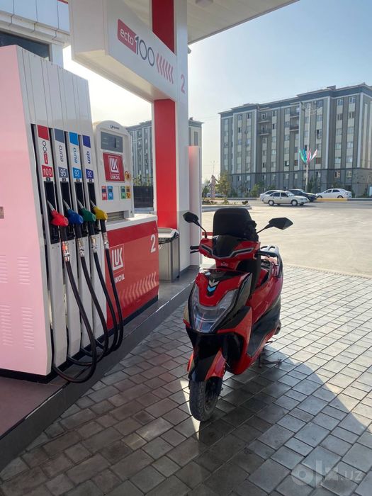 Skuter xolati ideal hamma joyi ishledi motor uselne qilingan kelishamz