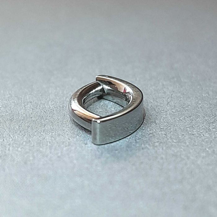 PIERCING CLICKER de titan argintiu