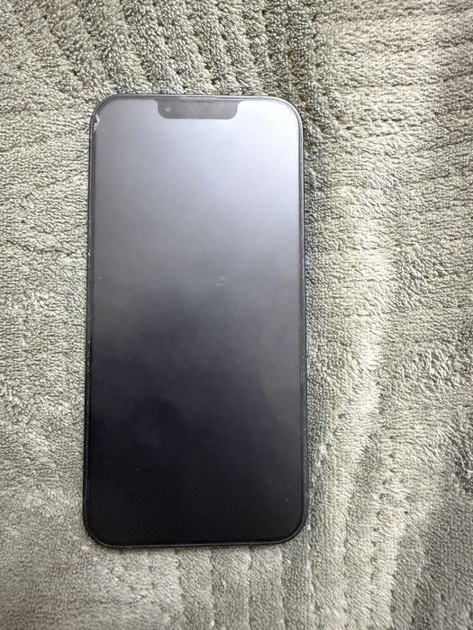 Продам айфон 13