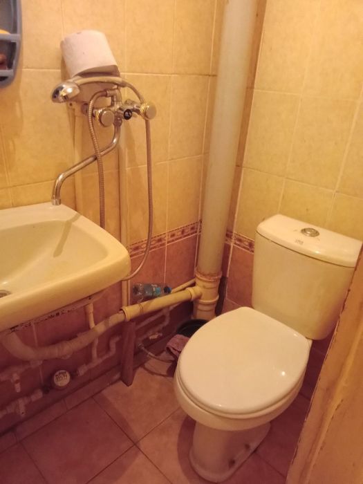 Чирчик шахар Центра : 1 хона квартира сотаман