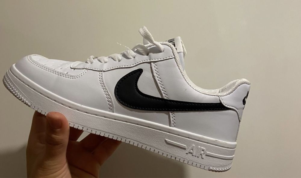 Кроссовка Nike новый