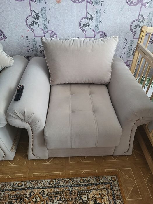 Диван и кресло 1