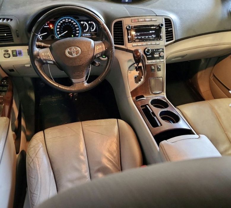 Срочно продам Toyota Venza